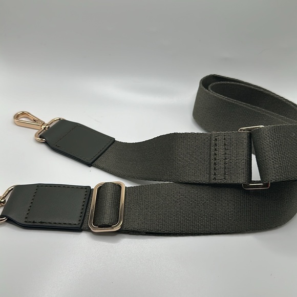 Replacement purse strap green and gold hardware - Picture 3 of 3